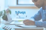 Aluno da Yduqs (YDUQS3) fazendo anotações em um caderno